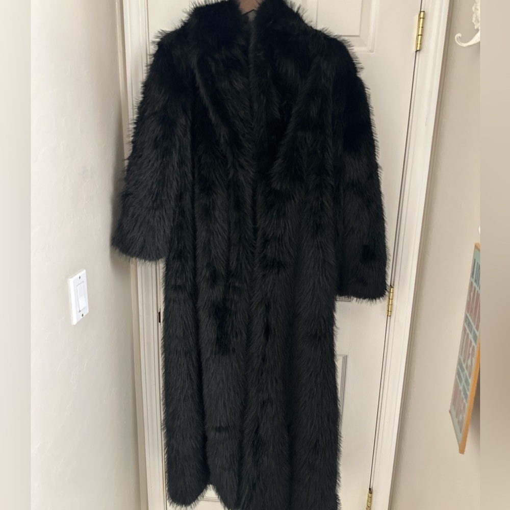 New With Out Tag Full Length Fake Fur Coat Size XL